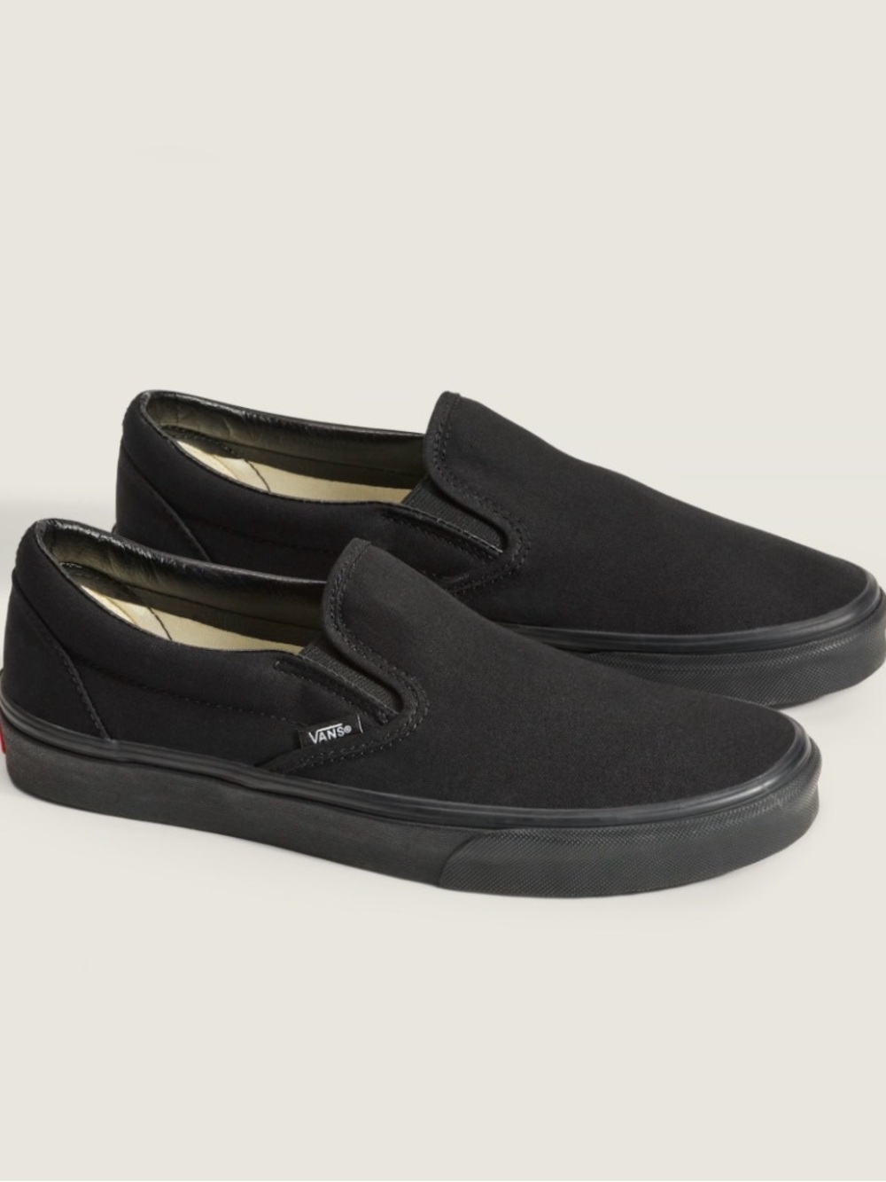 Vans women’s Slip-On Classic Canvas in Black